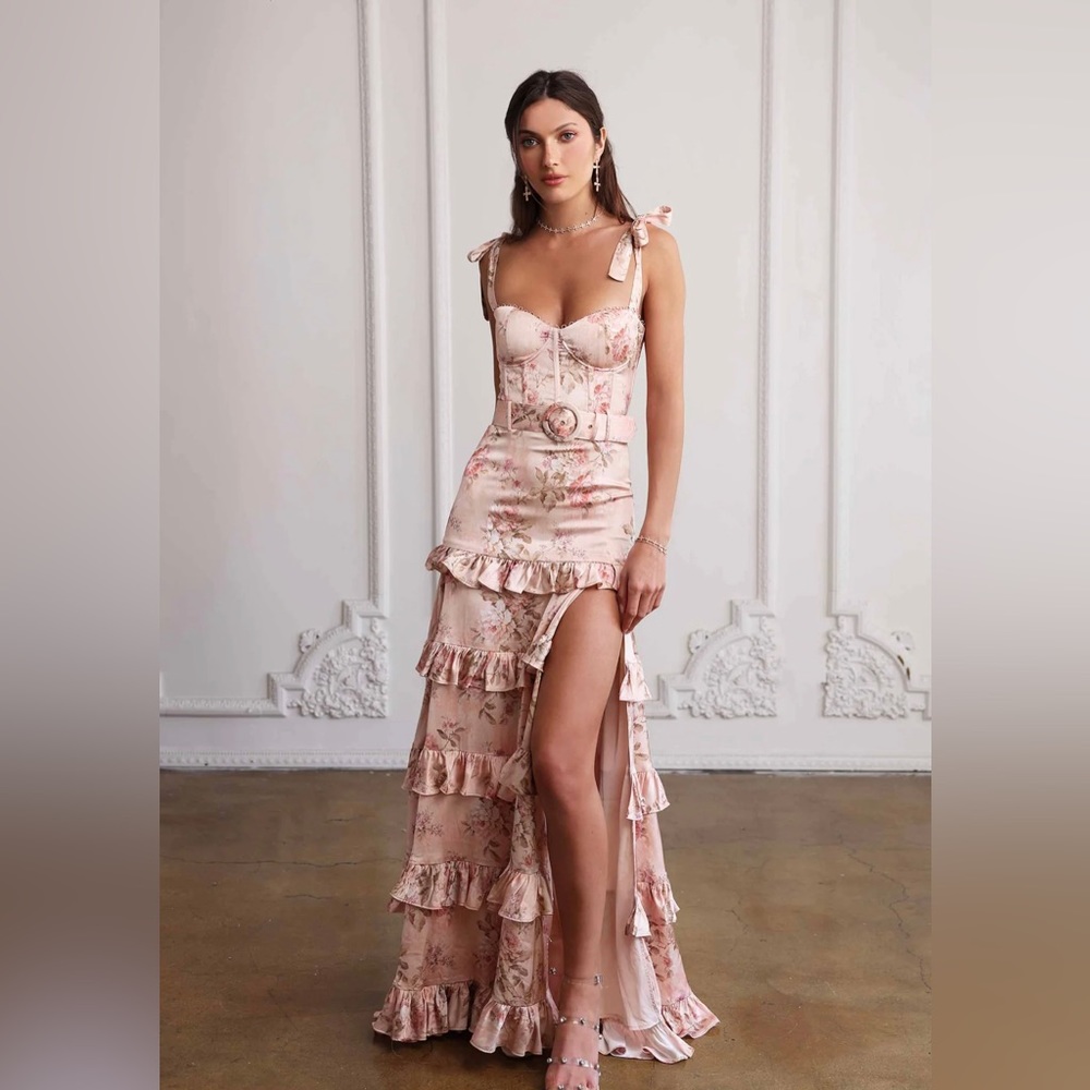 The Lisianthus Dress in Peach Tapestry
